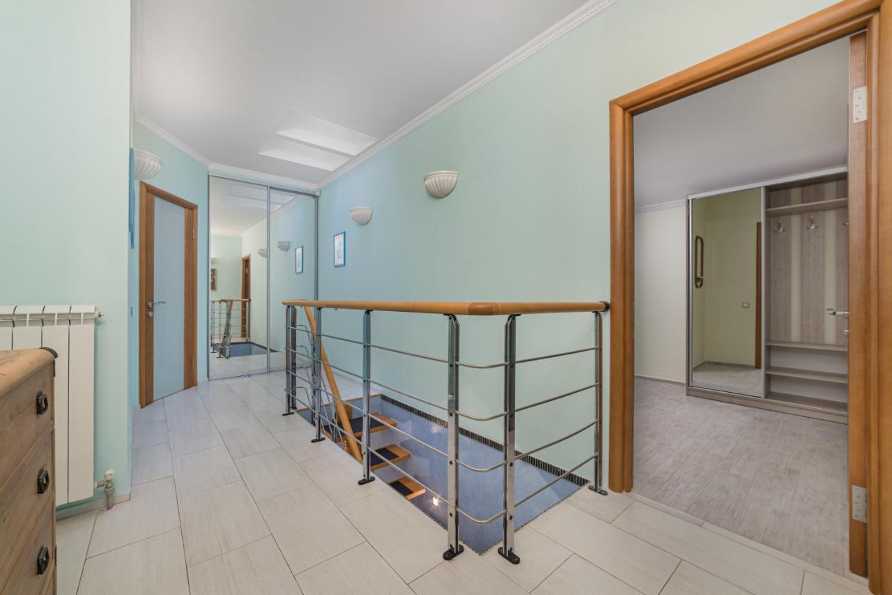 Classical Deribasivska 3-Bedrooms Apartment Odessa Ngoại thất bức ảnh