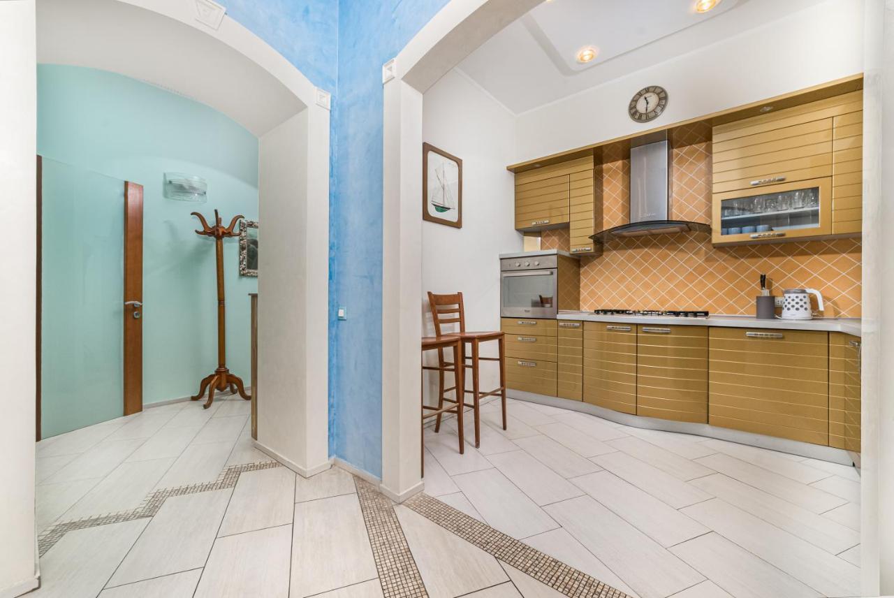 Classical Deribasivska 3-Bedrooms Apartment Odessa Ngoại thất bức ảnh