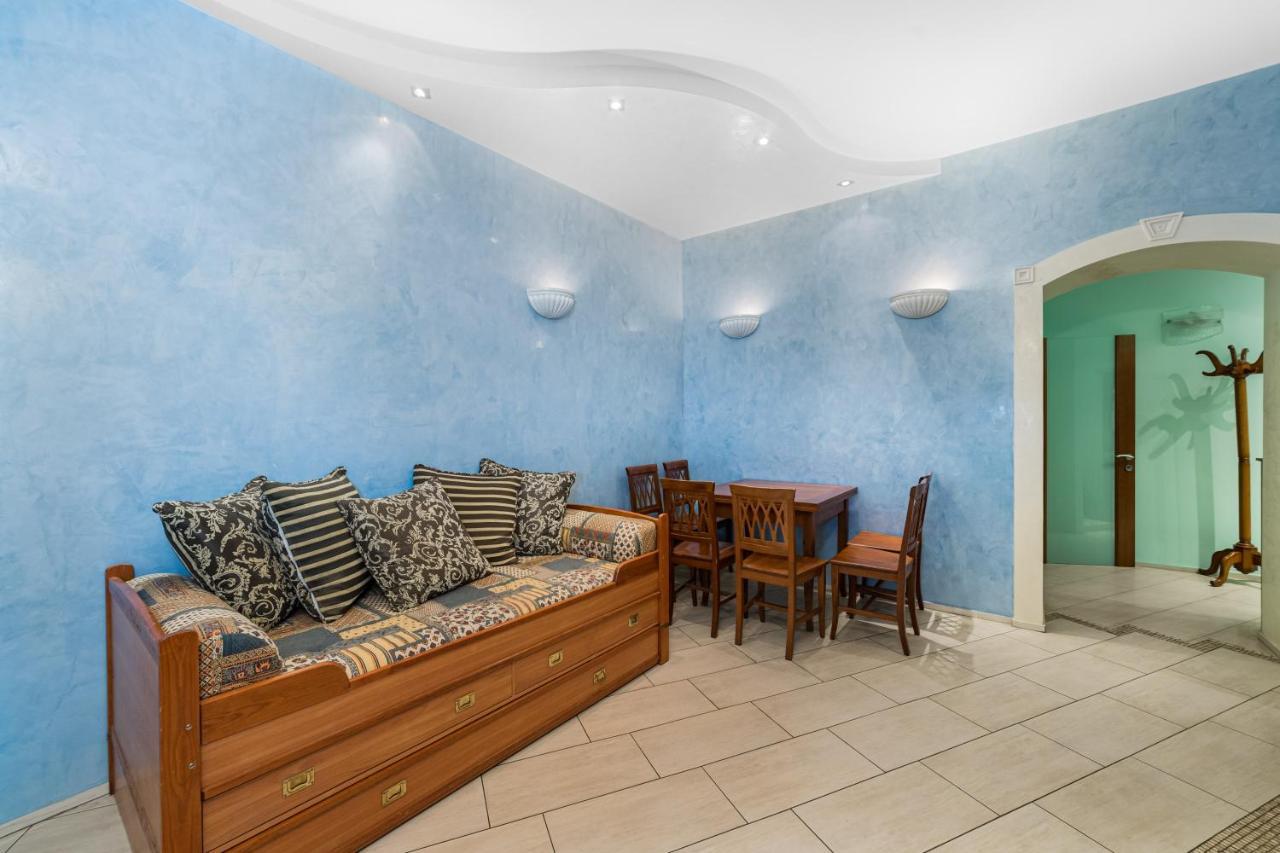 Classical Deribasivska 3-Bedrooms Apartment Odessa Ngoại thất bức ảnh