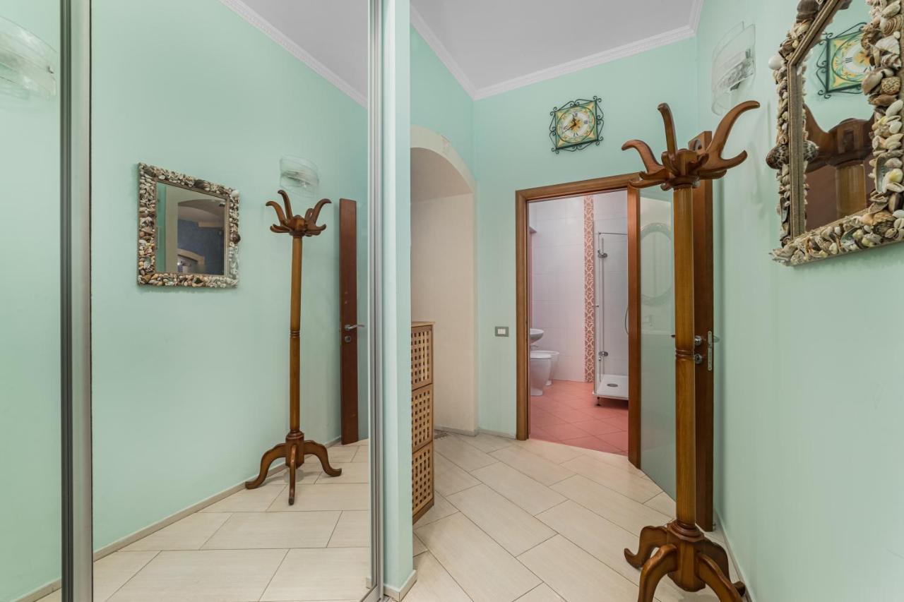 Classical Deribasivska 3-Bedrooms Apartment Odessa Ngoại thất bức ảnh